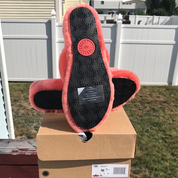 UGG Fuzz Yeah Slippers - Picture 5 of 6